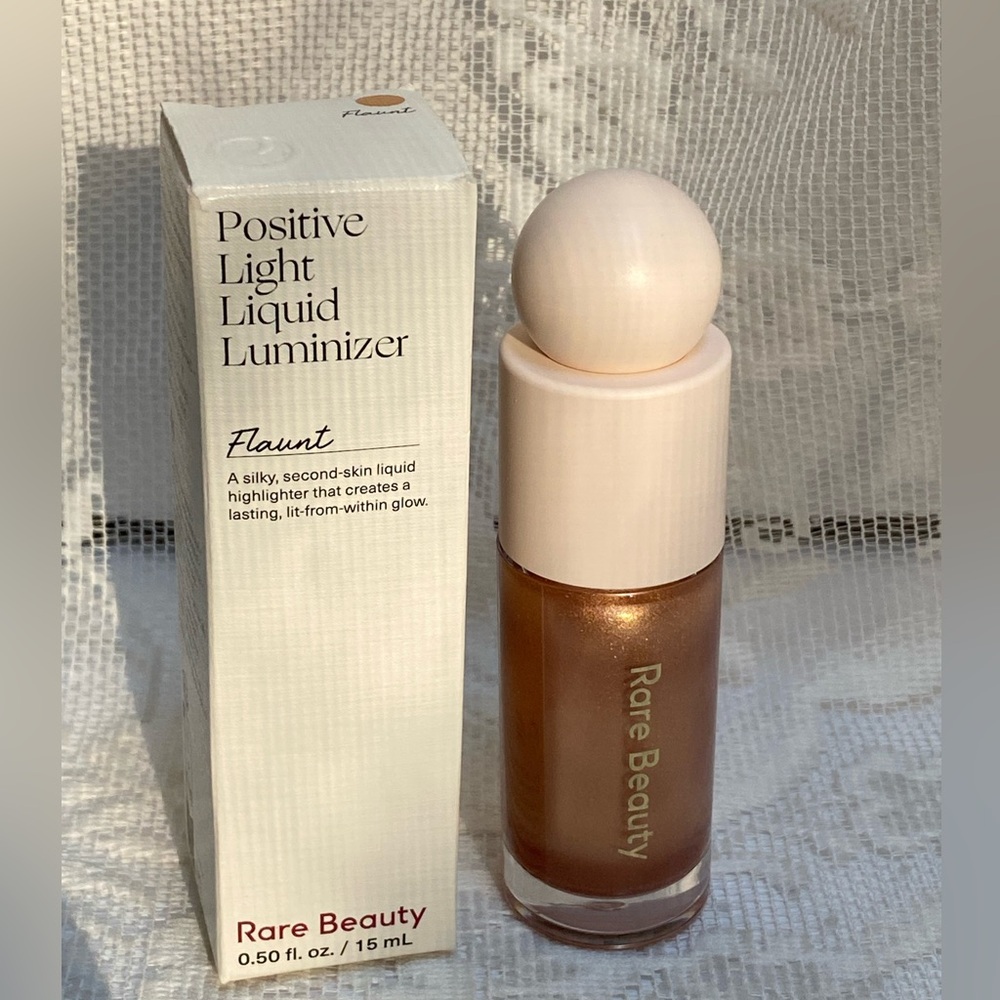 Rare Beauty - Positive Light Liquid Luminizer Highlight FLAUNT , 0.50 Fl OZ